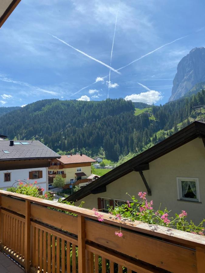Amalia Apartment Santa Cristina Val Gardena Bagian luar foto