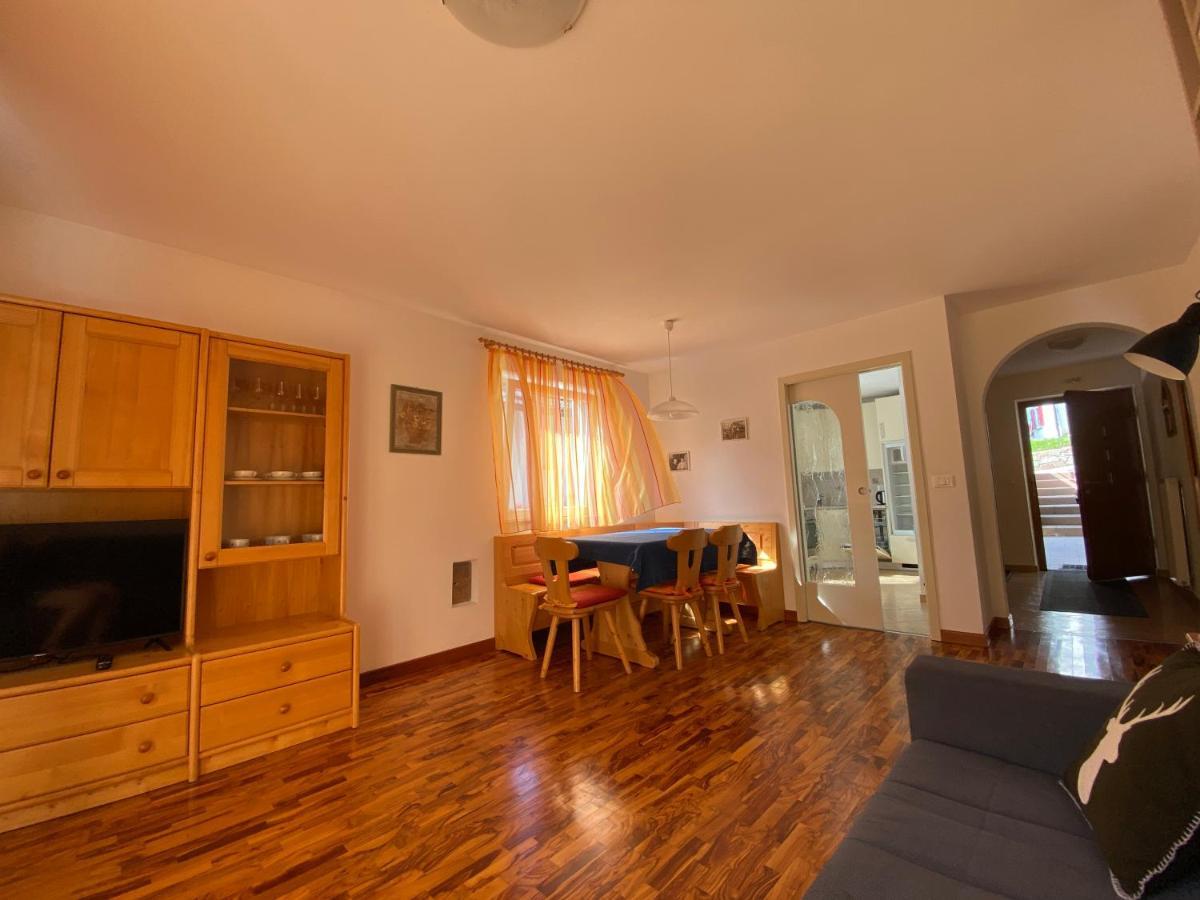 Amalia Apartment Santa Cristina Val Gardena Bagian luar foto