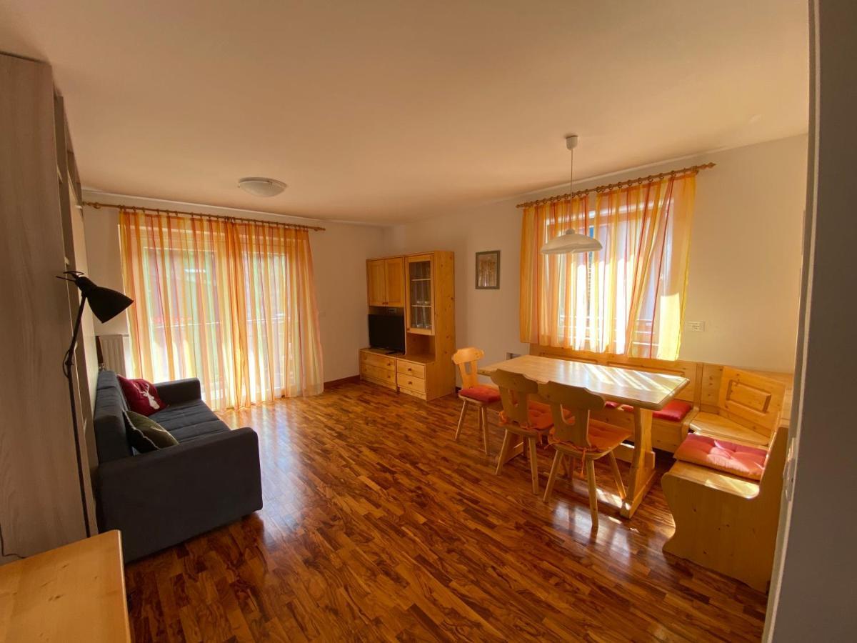 Amalia Apartment Santa Cristina Val Gardena Bagian luar foto