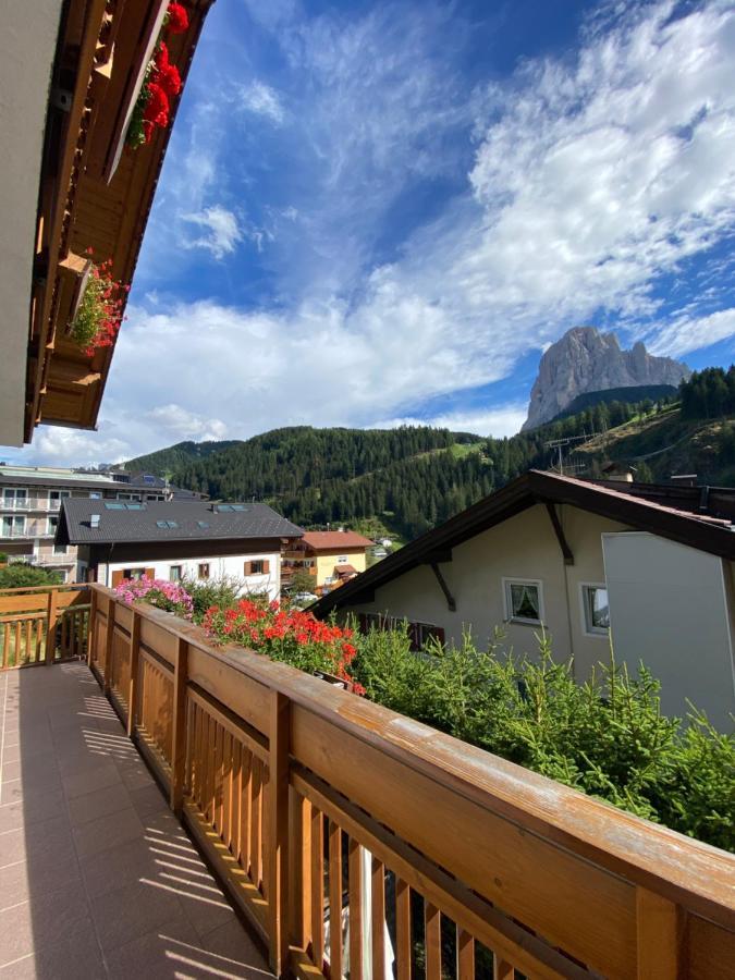Amalia Apartment Santa Cristina Val Gardena Bagian luar foto