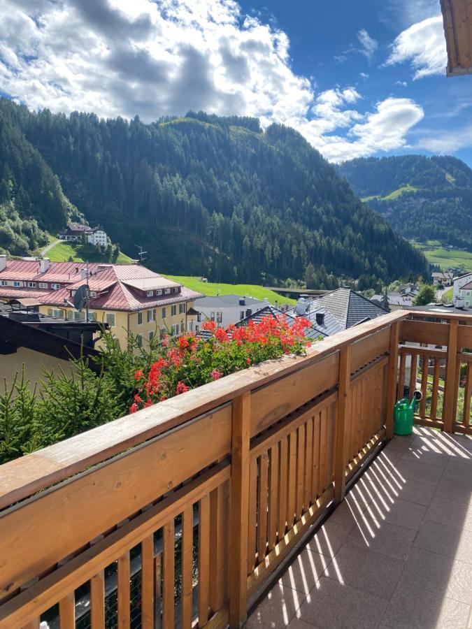 Amalia Apartment Santa Cristina Val Gardena Bagian luar foto